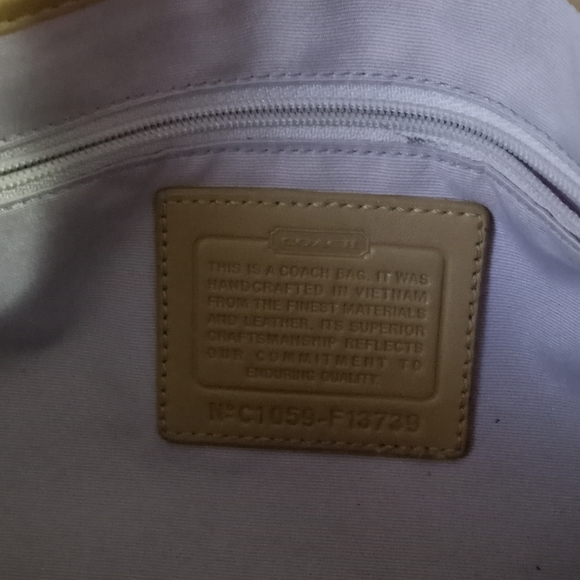 COACH PURSE - Picture 3 of 4